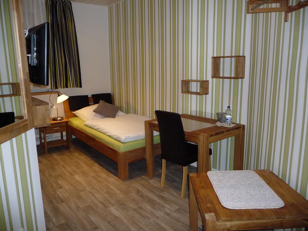 Hotel Zur Hessischen Schweiz Doernhagen Esterno foto
