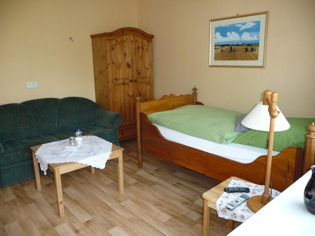 Hotel Zur Hessischen Schweiz Doernhagen Esterno foto